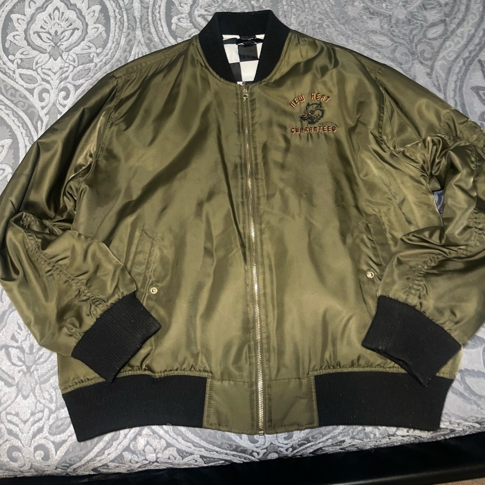 Forever 21 olive green bomber jacket (L)